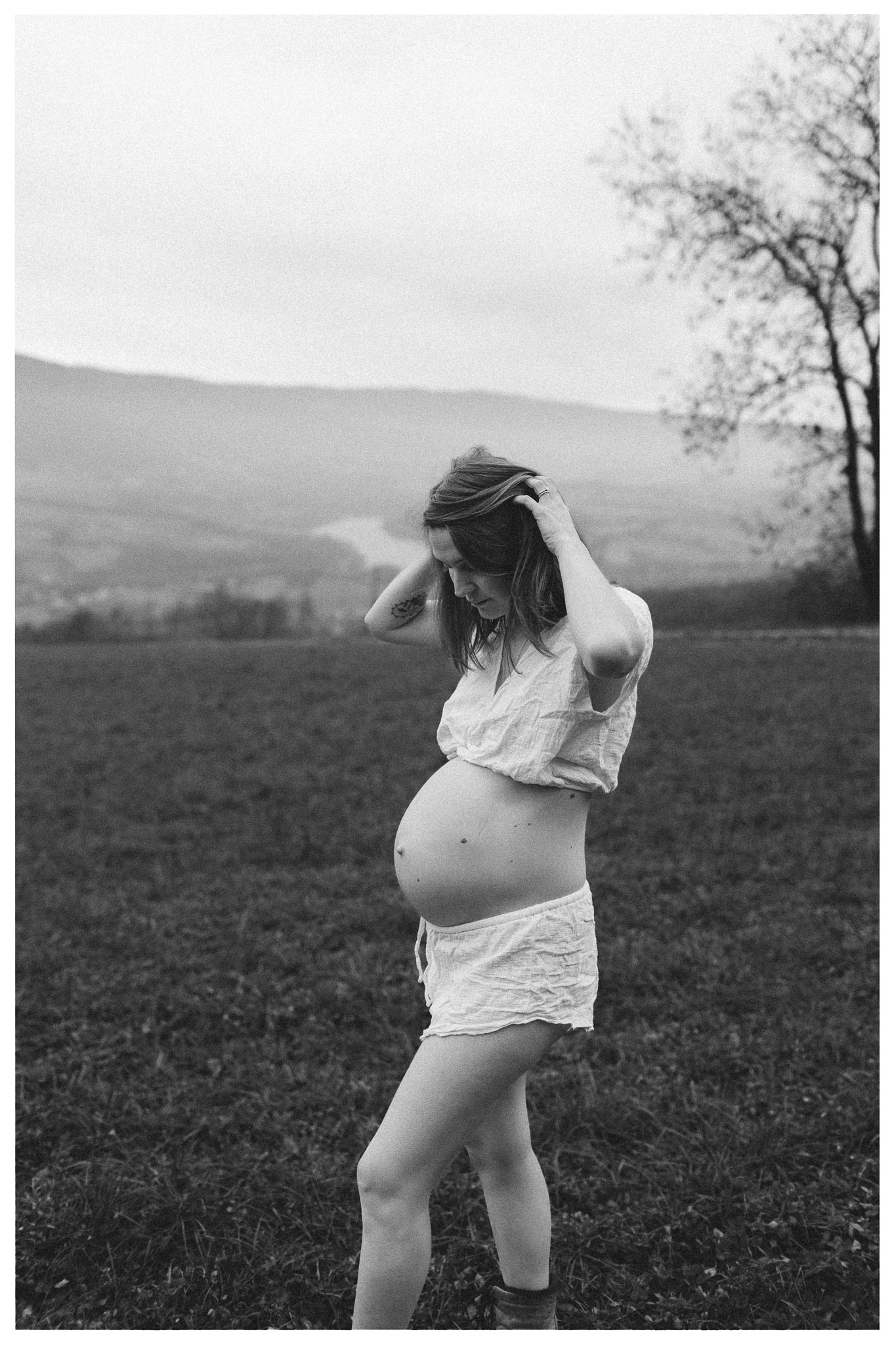 shooting grossesse dans la nature en hiver