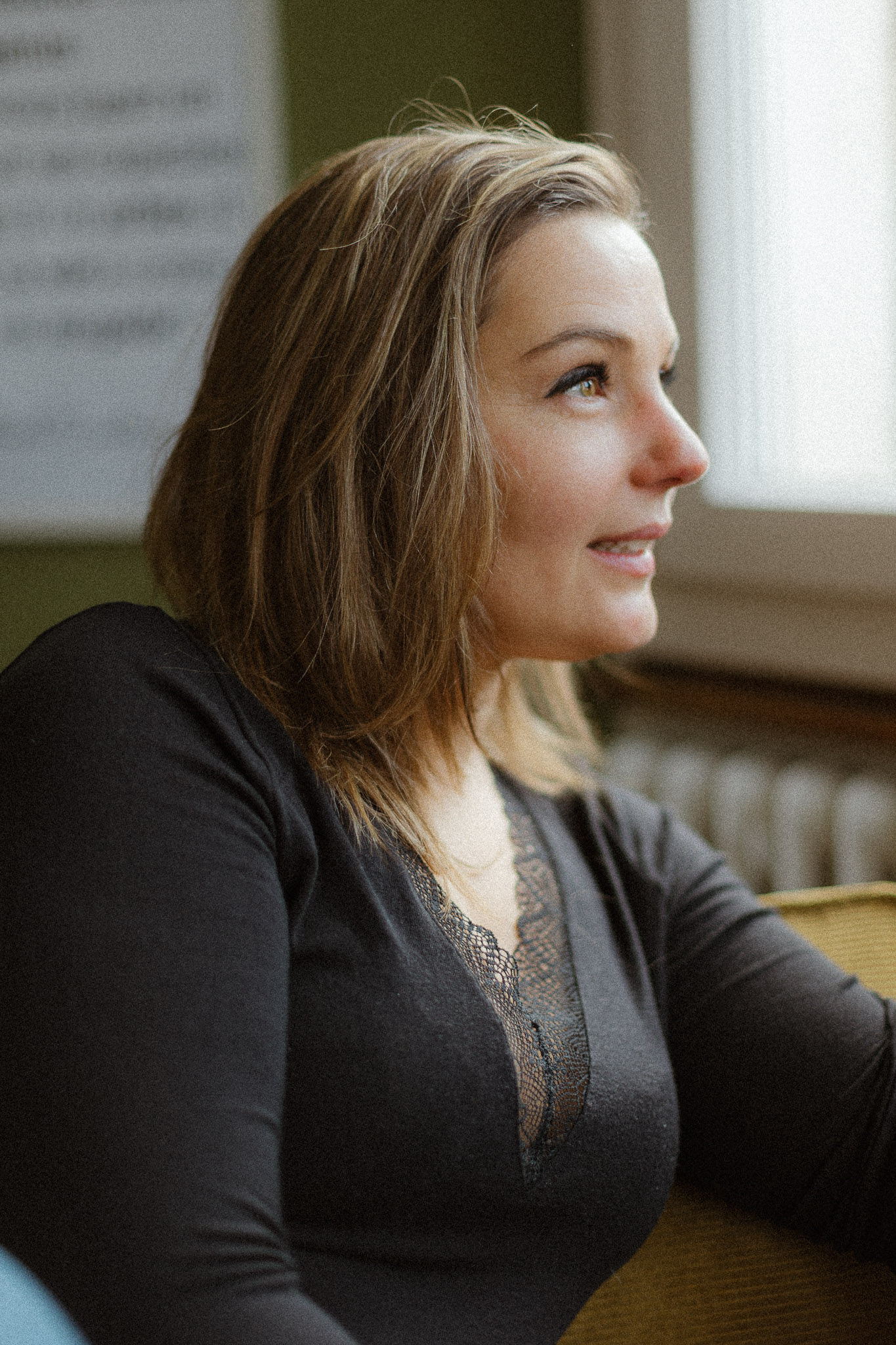 Portrait de femmes à Annecy en intérieur